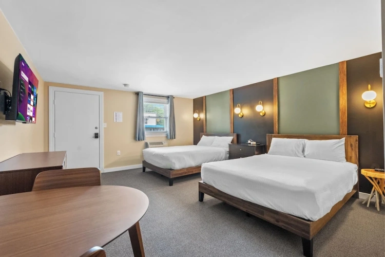 Standard Triple Family room