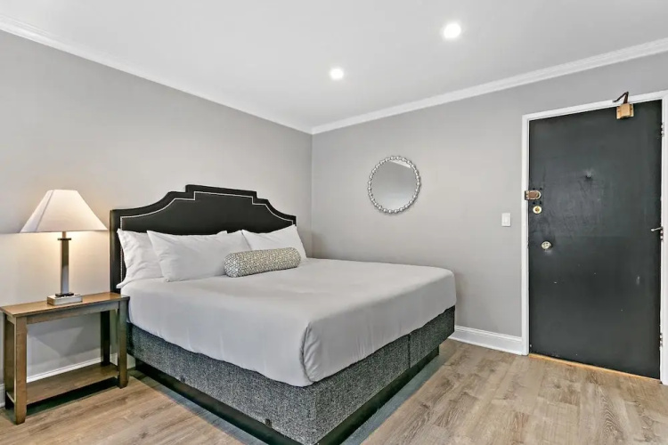 Studio in Oakdale - 203