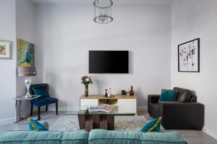 Cromwell Road Apartments