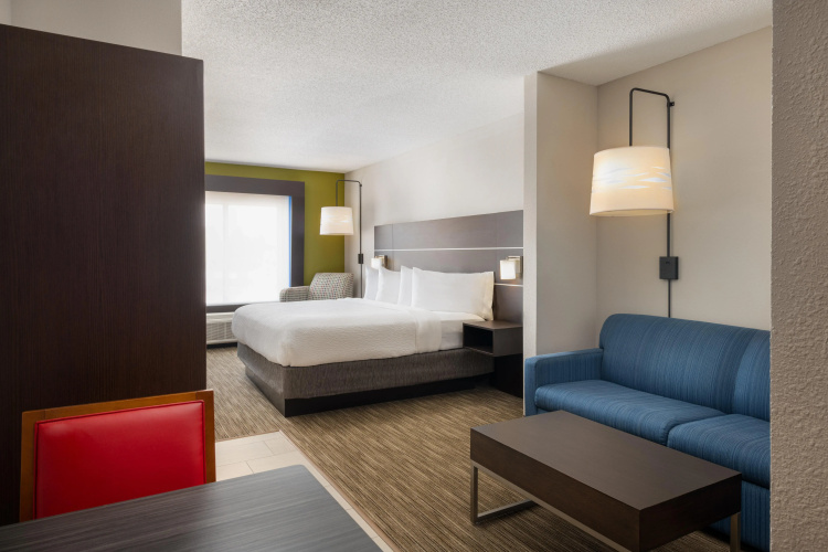 Holiday Inn Express & Suites Spring Hill by IHG