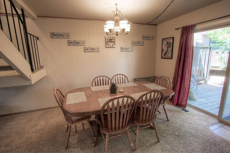 Glen Sully 3 Bedroom Condo by Redawning