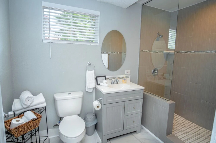 Stunning 2br/1ba Historic Pad Few Steps Downtown