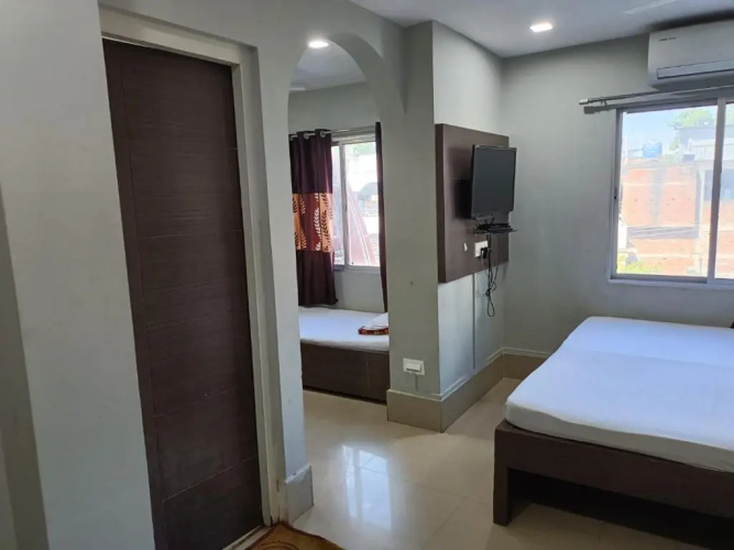 Kusum Hotel And Restaurant