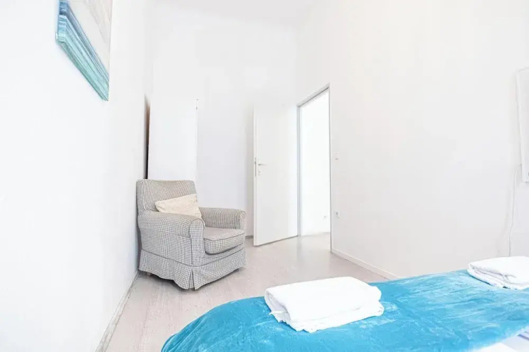Budget 1BR Near Belvedere Palace