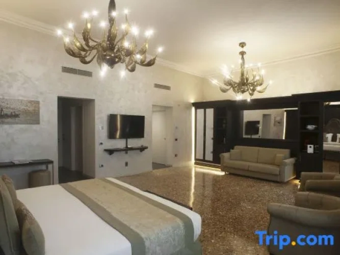 Suite with balcony