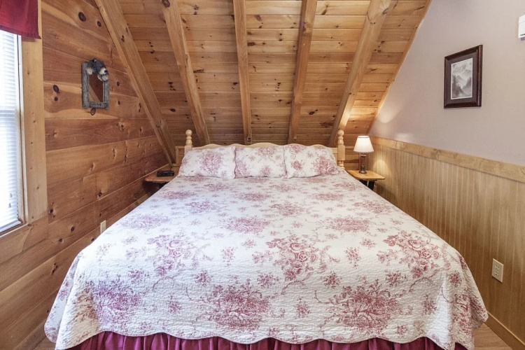 The Bear Cabin by Eagles Ridge Resort