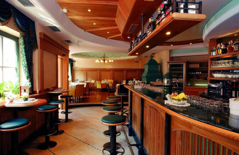 Cityhotel Goldener Adler B&B