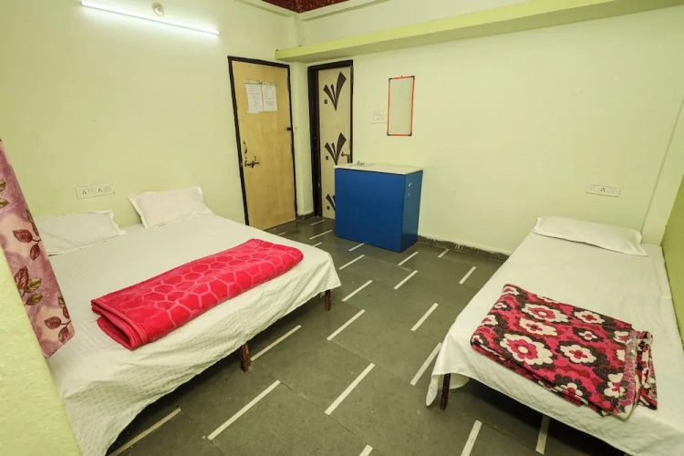 Economy Triple room