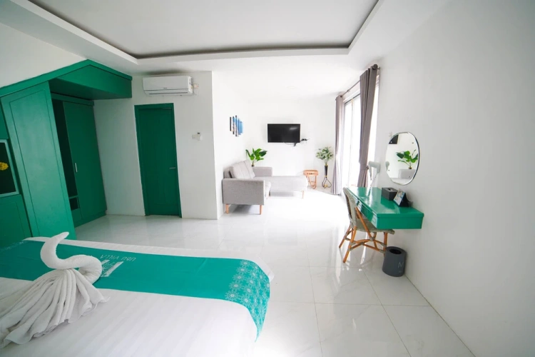4 Bedrooms Villa