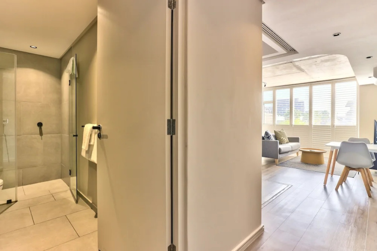 Great Studio With Balcony and City Views