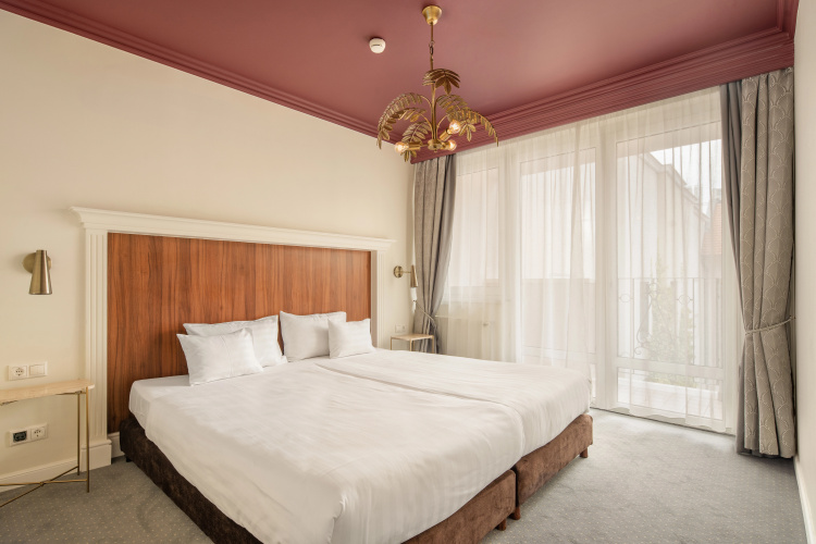Queen's Court Hotel & Residence photo 8