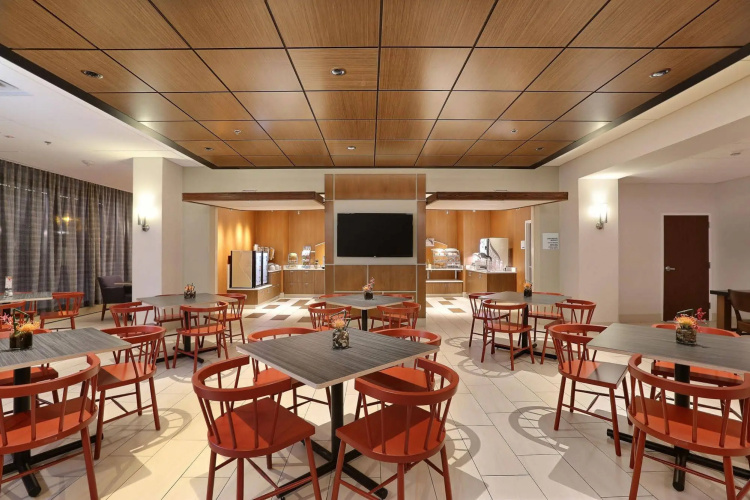 Holiday Inn Express Denver Downtown photo 13