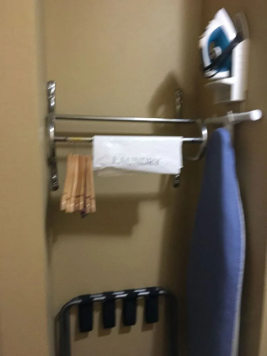 Econo Lodge Inn & Suites