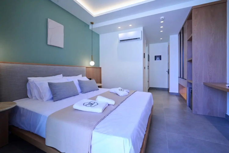 Monarco ​Executive ​Rooms