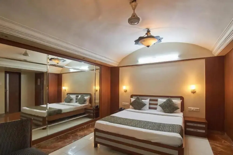 Hotel Yogi Broadway, Chembur