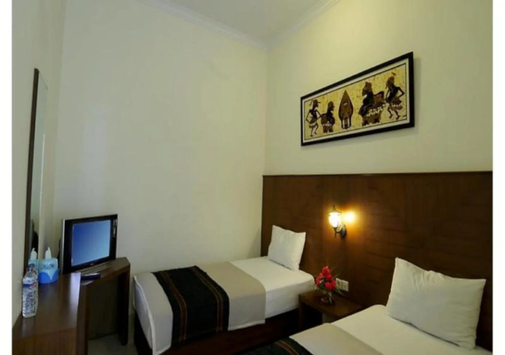 Poncowinatan Hotel