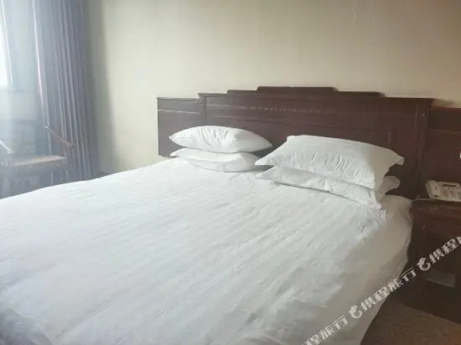 Yulong Hotel