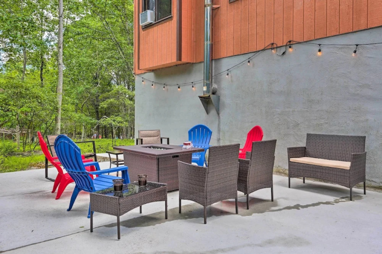 Bushkill House w/ Deck & Community Amenities!