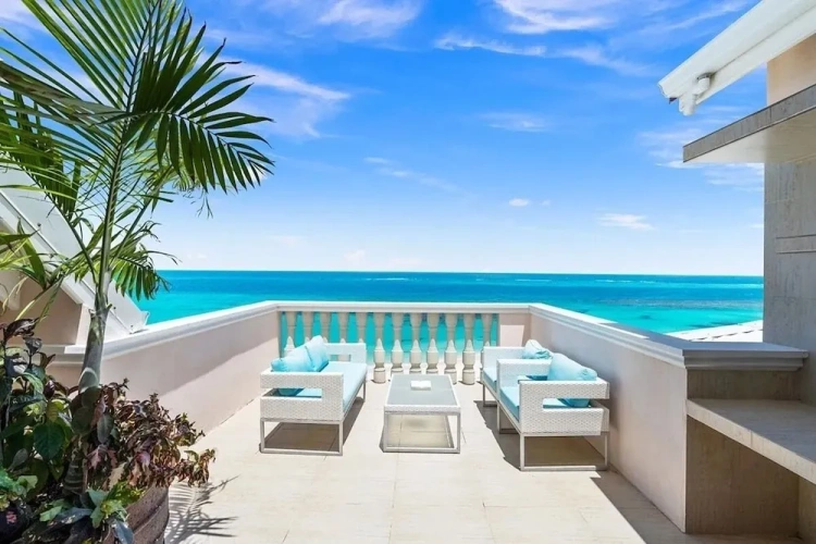3 Bedrooms Presidential Penthouse room with balcony and with ocean view