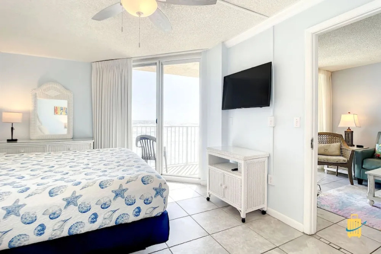 Beachfront Oceania Beach Club Complex