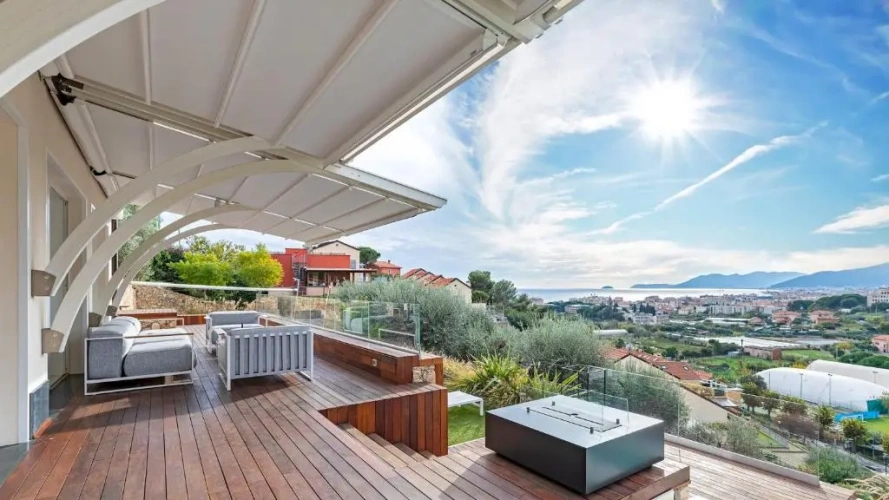 4 Bedrooms Villa