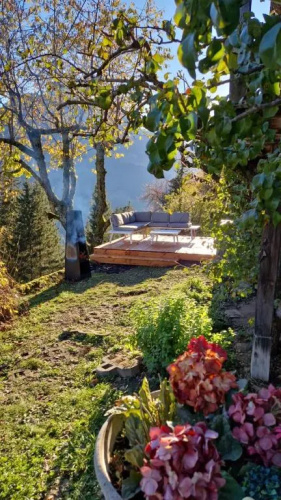 Gstaad Paradise View Chalet with Jacuzzi
