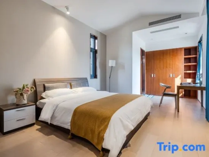 2 Bedrooms Single Family Villa