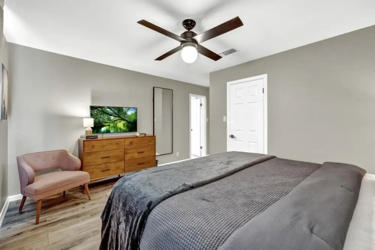 Amazing Haus With Fire Pit! - 2 Mins to Main St!