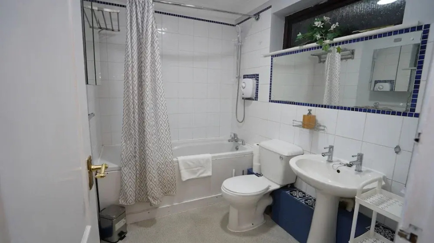 Ground floor Apt Slough by Easy2Manage