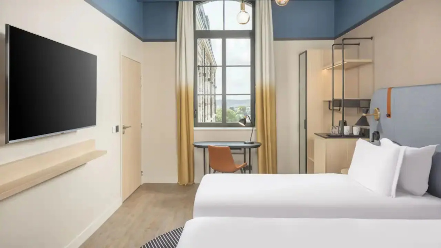 Accessible Twin room with garden view