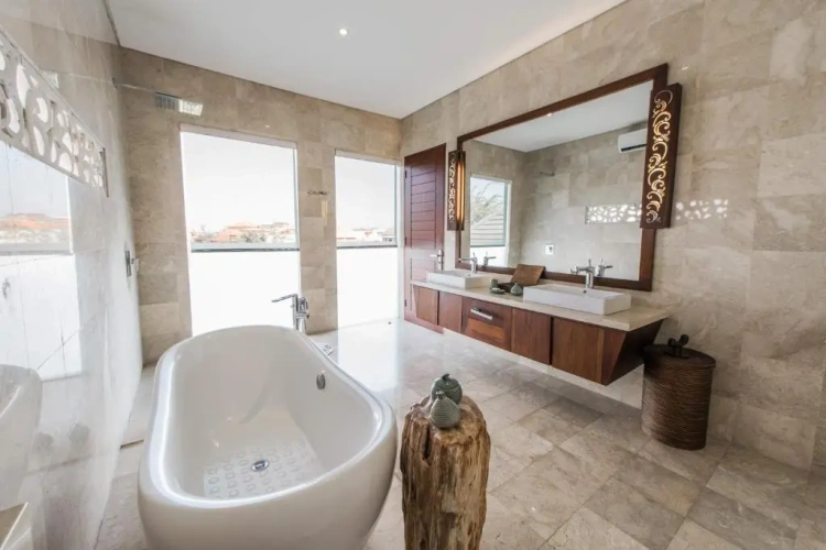 3 Bedrooms Family Villa
