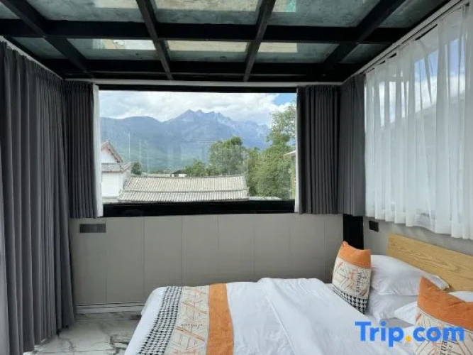 Standard Double room with view