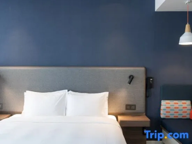 Standard Double room with city view