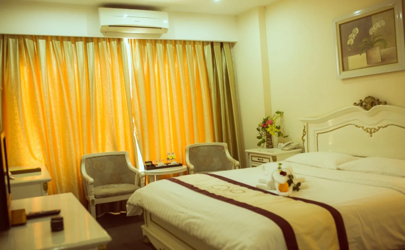 White Palace Hotel