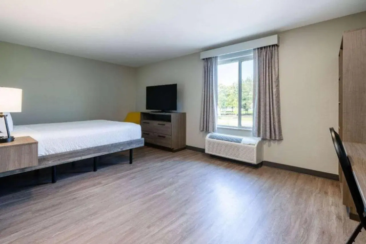 ECHO Suites Extended Stay by Wyndham Richmond West
