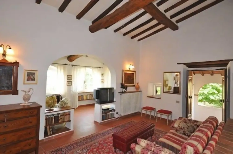 4 Bedrooms Villa