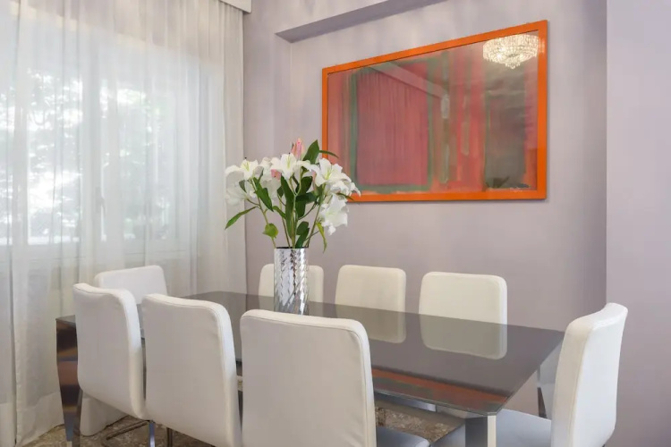 Superior 5 BD & BR Apt in Vatican Area