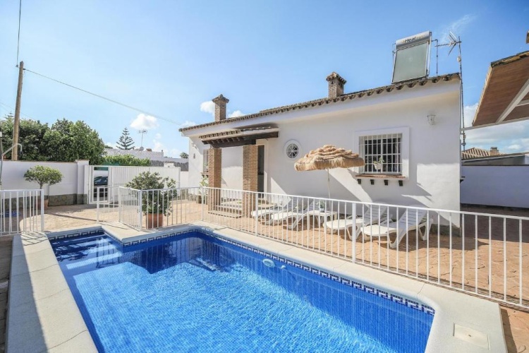 2 Bedrooms Chalet