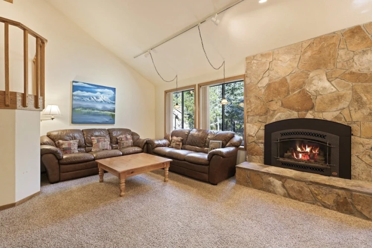 4 Bedrooms Cottage