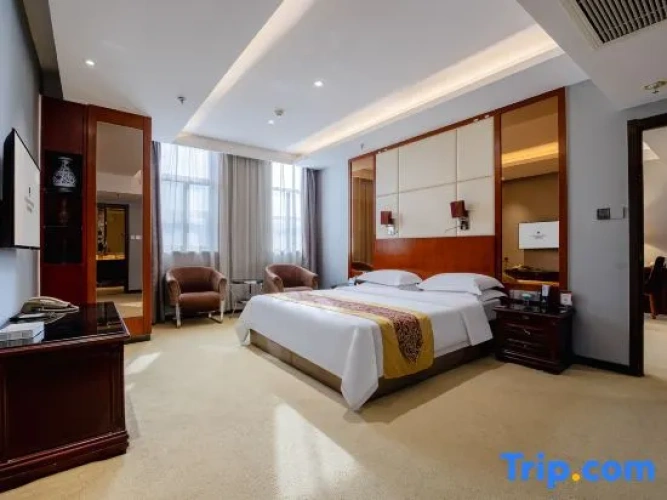Deluxe Suite