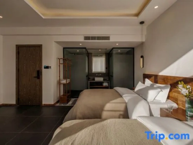 Standard Twin room with mountain view