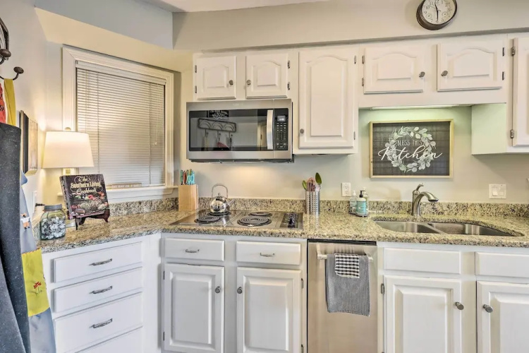Waterfront Hot Springs Condo: Pool, Hot Tub Access