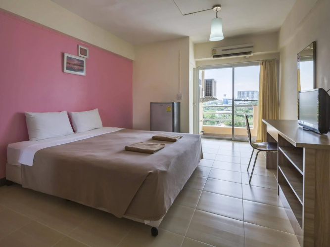 Gems Park Apartment