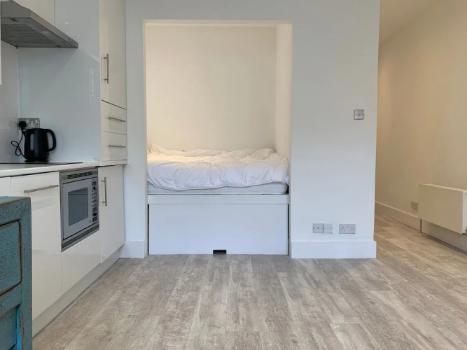 Bright Studio in Earl's Court