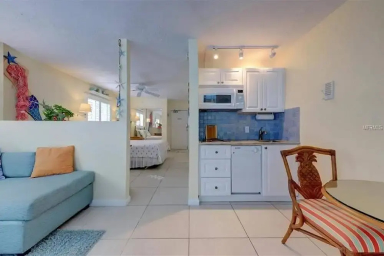 2 Bedroom Waterfront Pool Side!