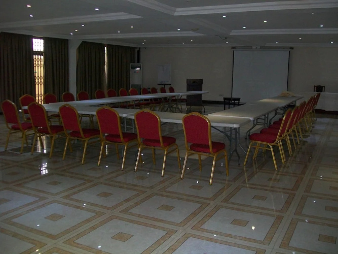 Ampoma Hotel