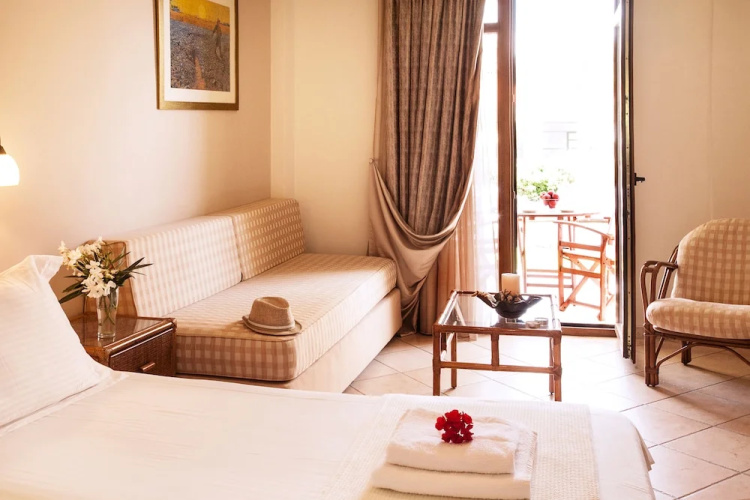 Paralio Hotel