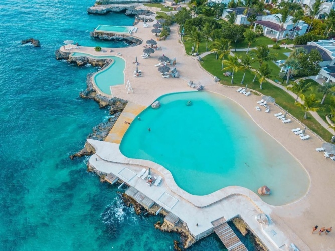 2 Bedrooms Comfort Apartment with pool view