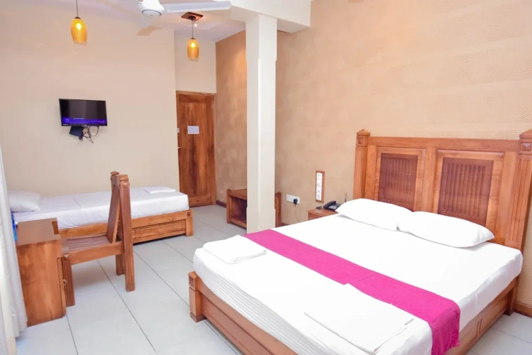 Deluxe Triple room with balcony and with lake view