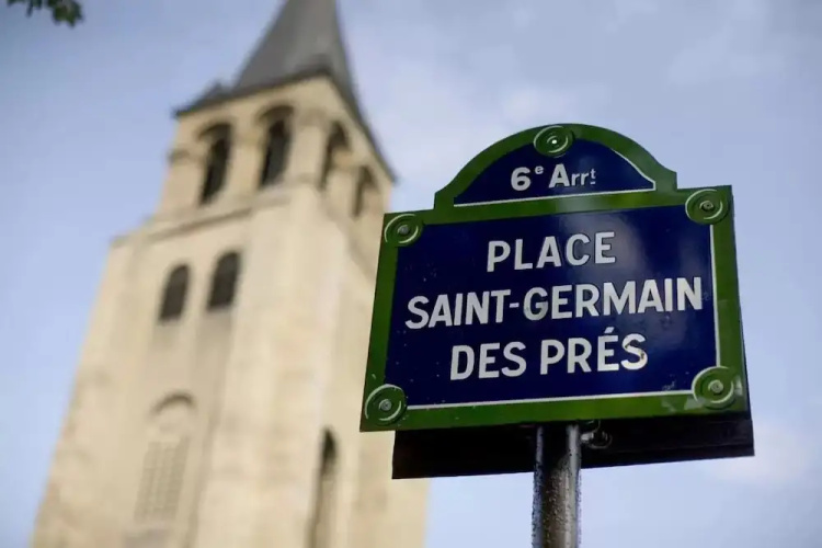 Saint-Germain des Prés Apartment 2